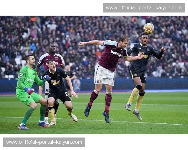 西汉姆联主场被南安普顿补时1-1绝平,波特理解球迷嘘声 西汉姆联主场被南安普顿补时1-1绝平,波特理解球迷嘘声