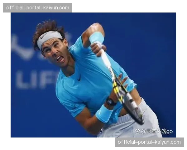 特写：传奇谢幕——纳达尔在马德里大师赛赛后举行简短的退役仪式，获全场致敬